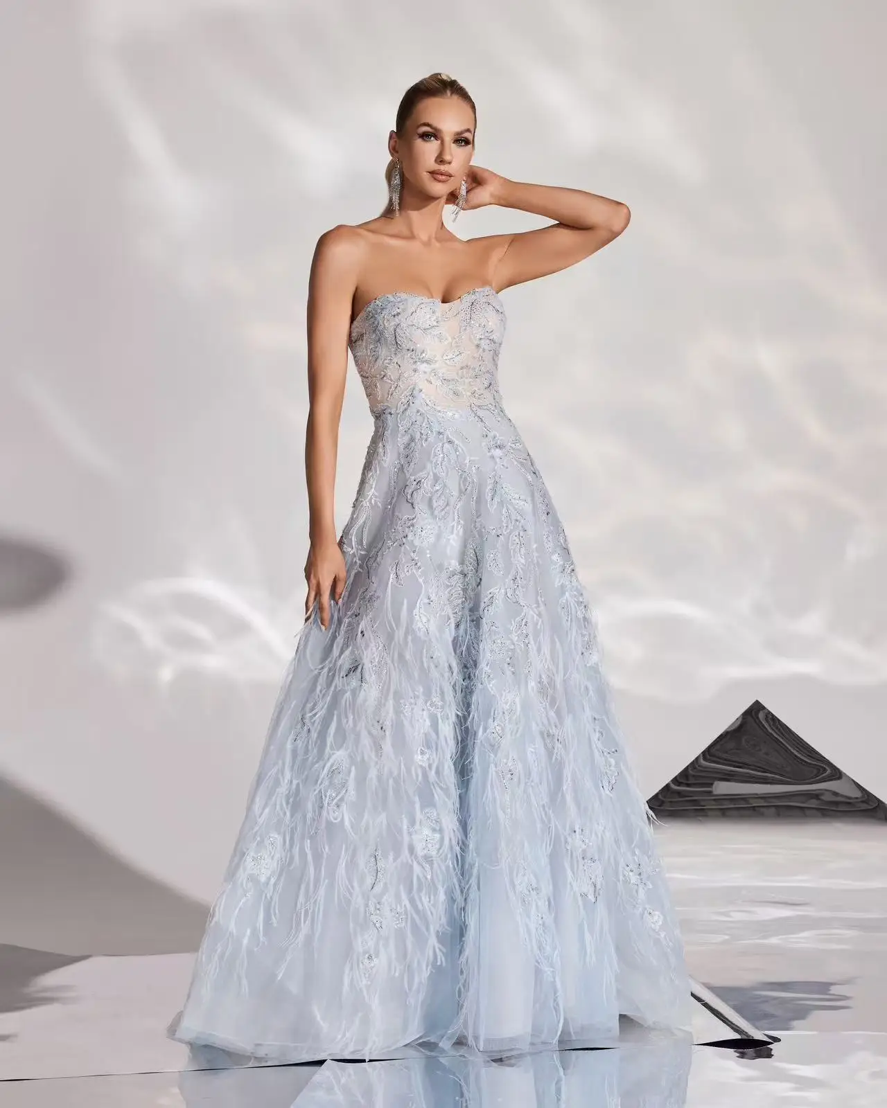 (تخفيضات) فساتين Shalimar Zhang مطرزة باللون الأزرق بدون حمالات للنساء لحفلات الزفاف حسب الطلب