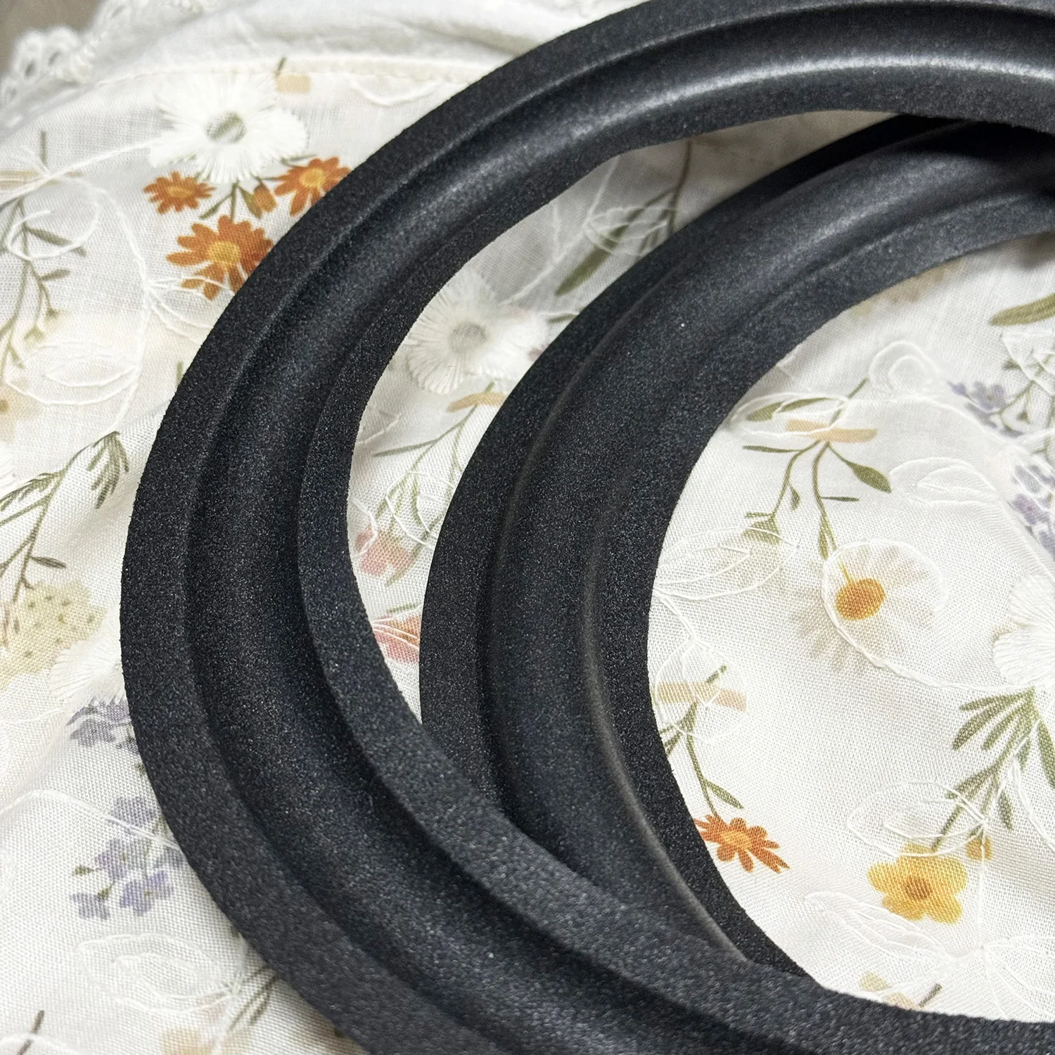 2pcs Foam Surrounds Fits Boston Acoustics HD5 555x THX 575x THX Voyager Pro 5