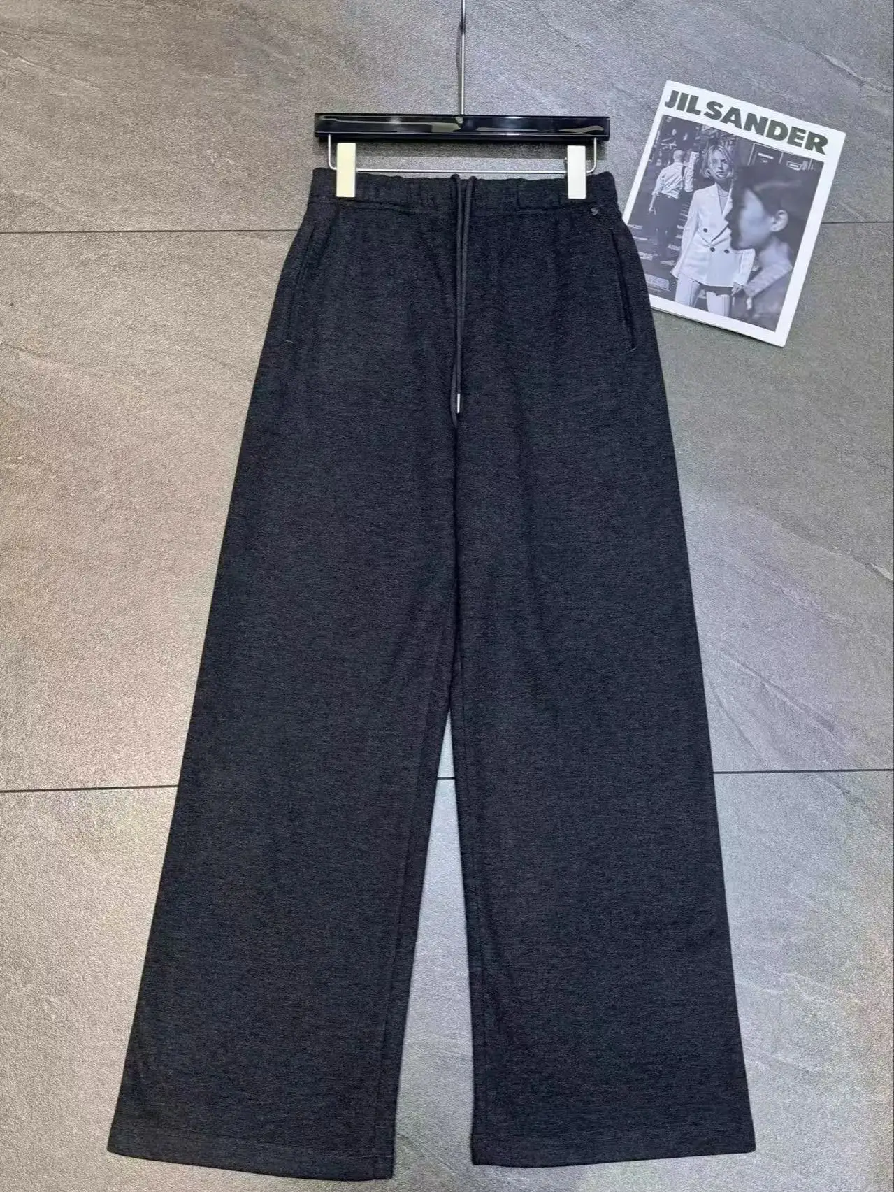 秋冬の女性用ミニマリストストレートパンツ