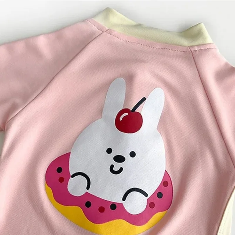 Traje de baño de moda coreana para niños, bañador de dibujos animados de conejo y oso, sombrero de natación, ropa de playa de viaje de manga larga suave