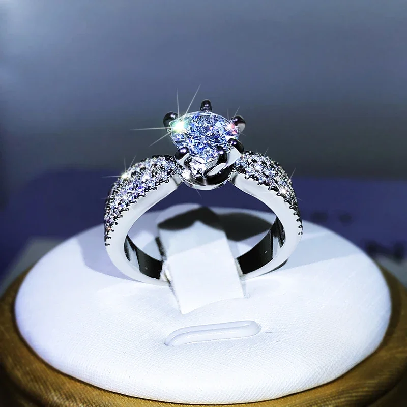 925 Sterling Silver Luksusowy błyszczący pierścionek z białą cyrkonią z sześcioma pazurami dla pań Biżuteria na przyjęcie Biżuteria na prezent — zdjęcie 2