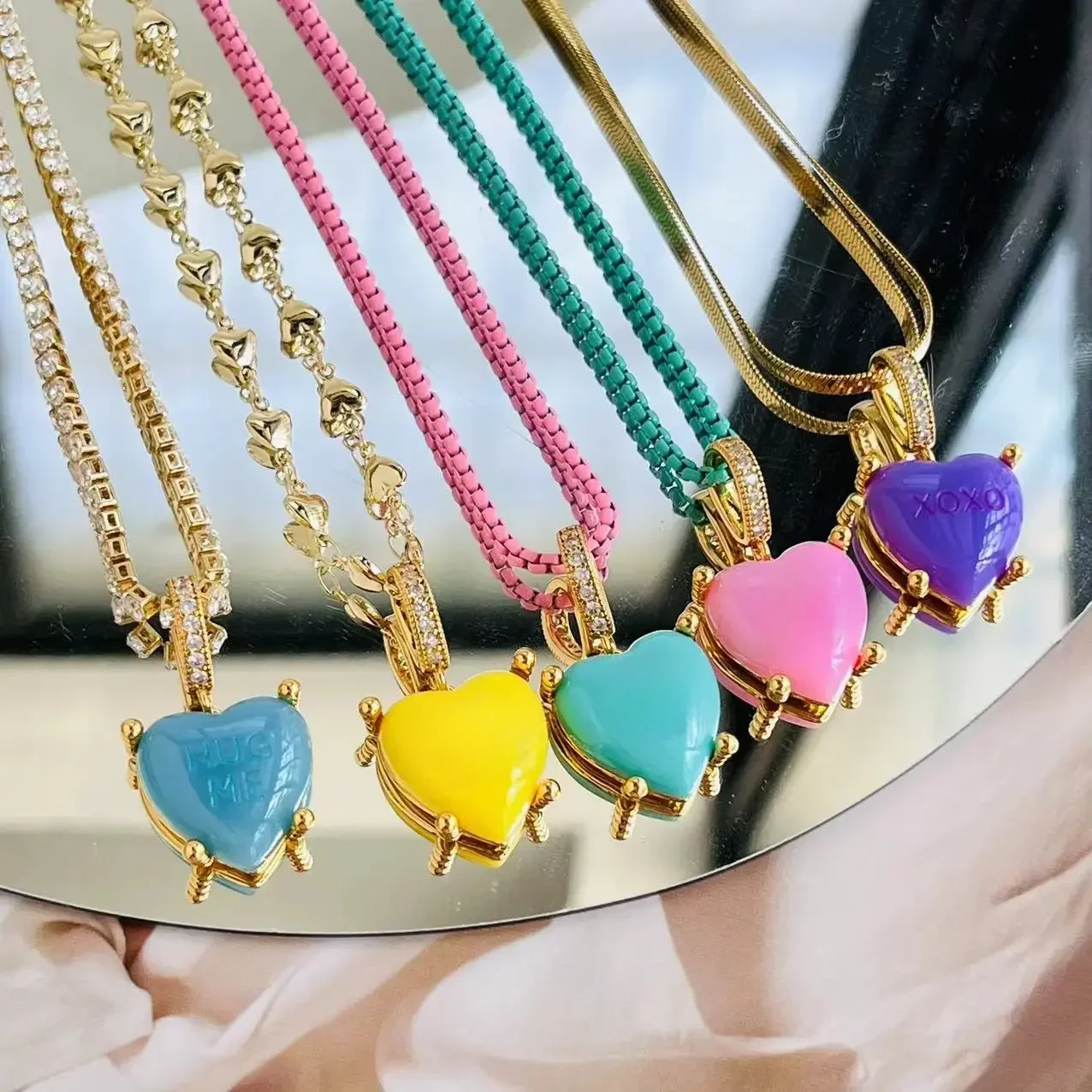 Kleurrijke Hart Hanger Trendy Engelse Woorden Hars Liefde Hart Zirkoon Charm Sleutelbeen Kettingen Ketting voor Vrouwen Y2K Mode-sieraden - afbeelding 2