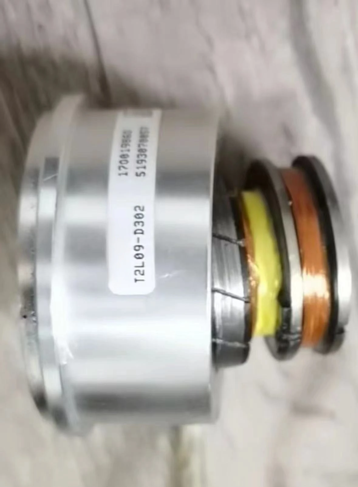 

T2L09-D302 95%new Used in good condition encoder