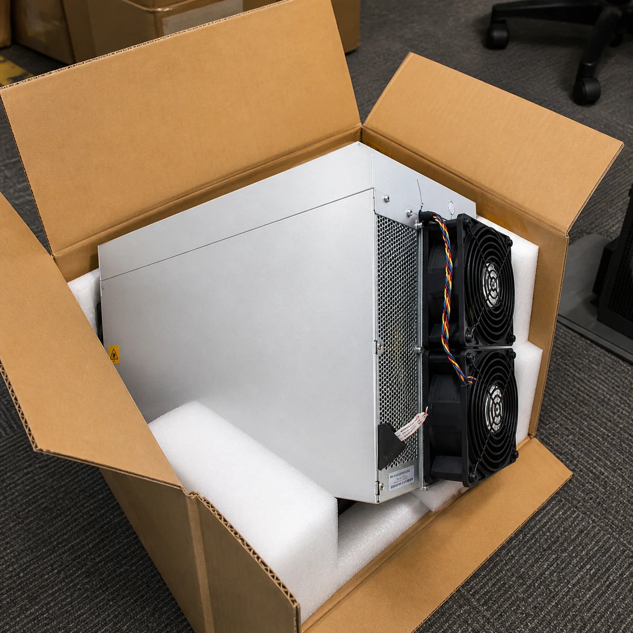 

AV BRAND NEW New Bitmain Antminer L11 Pro 21G ASIC Miner