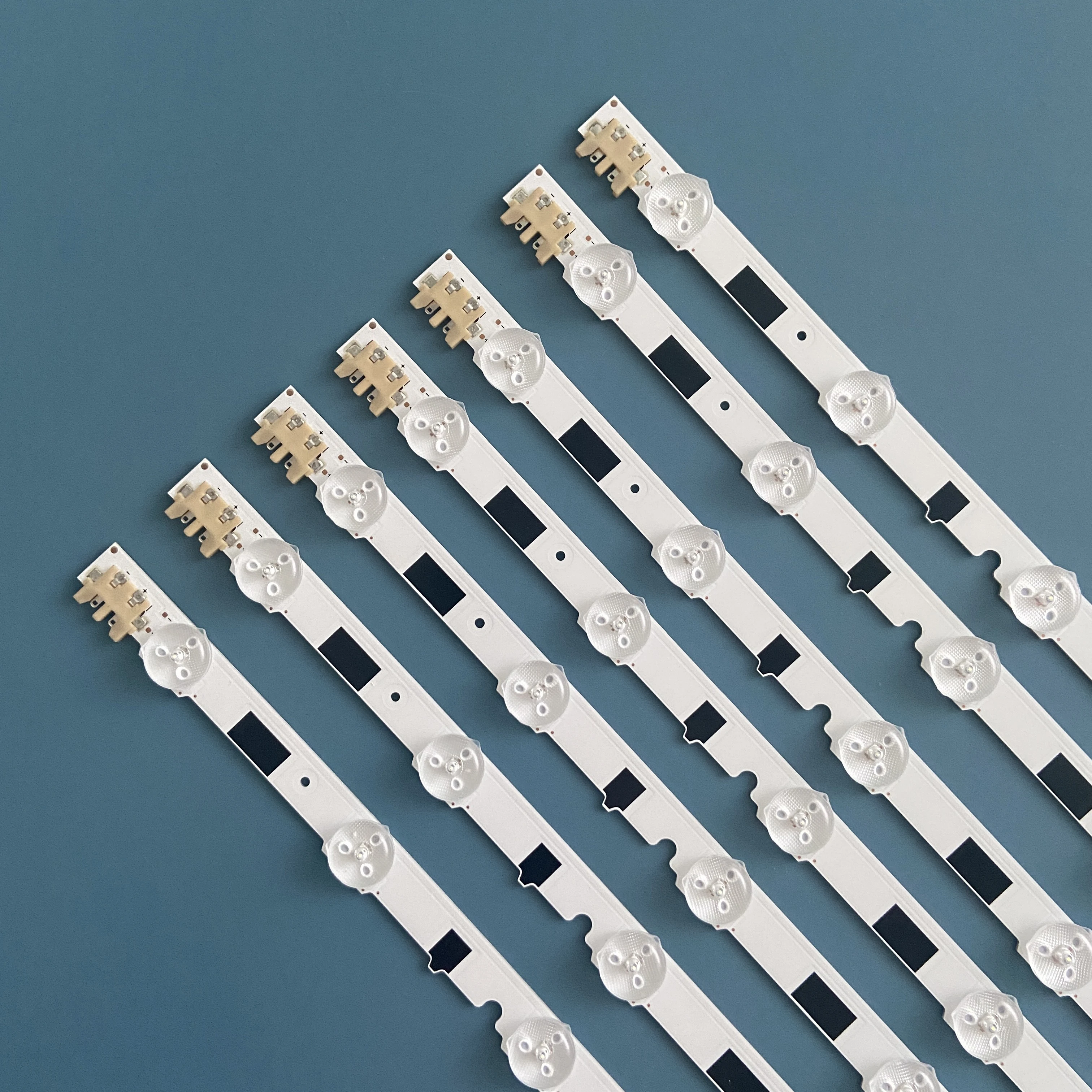 شريط LED لـ UE39F6800 UE39F5030 UE39F5700 UE39F5370 UE395000AK 2013SVS39F