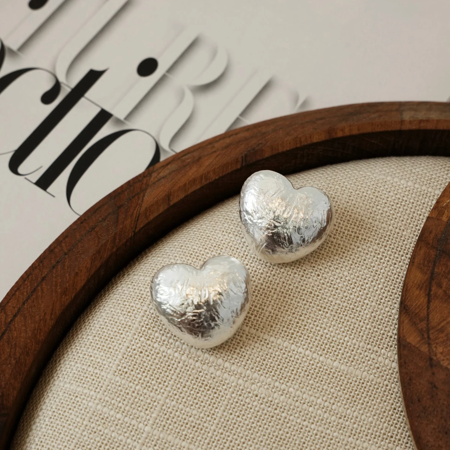 

YAJUNIEL White Gold Plated Textured Heart Stud Earrings for Women Hypoallergenic Brass Puffy Love Earrings Elegant Jewelry Gifts