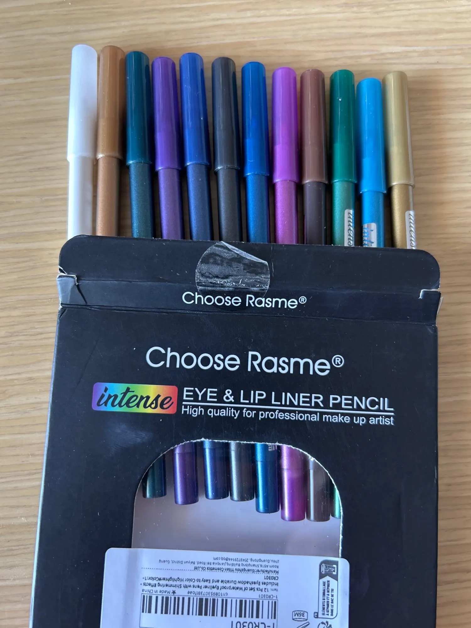 12 Pcs Set of Waterproof Eyeliner Pens with Shimmering Effects - Includes Eyeshadow Durable and Easy to Color Highlighter photo review