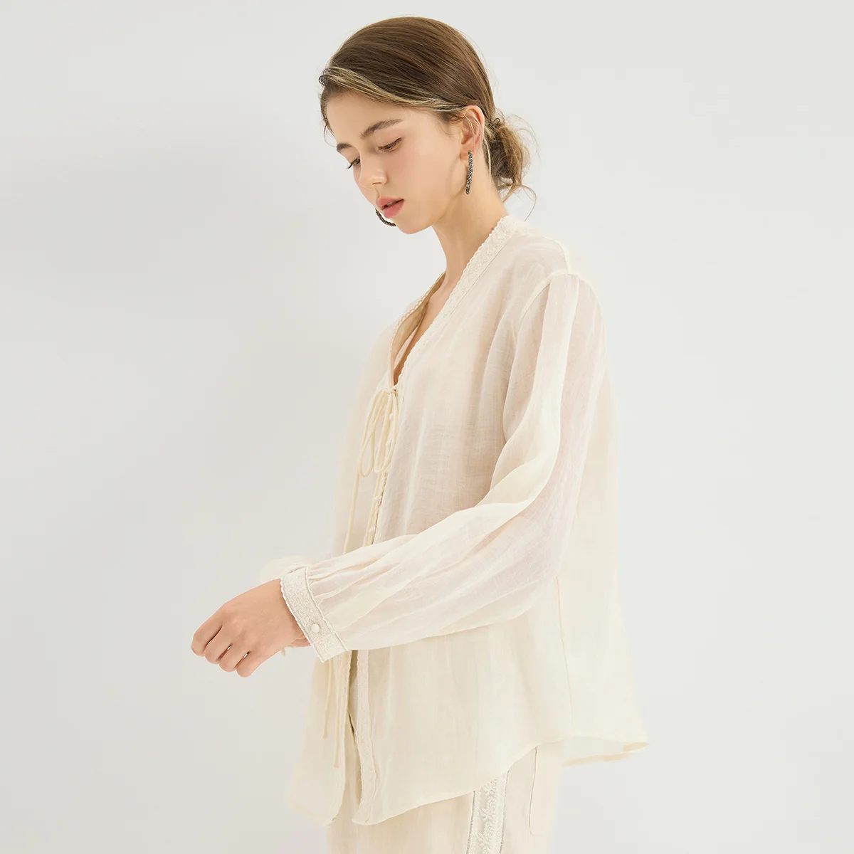 KL9613785 Minimalist Luxury 100% Linen Shirt Women's Solid Blouse Tie Front Vintage Sophisticated Linen Tops