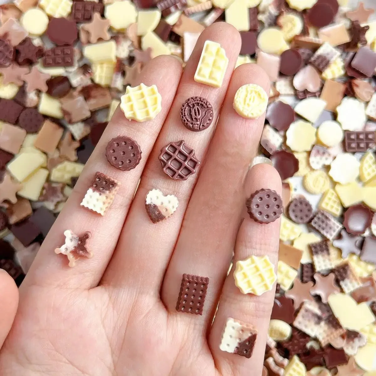 Breloques pour ongles en résine, mélange aléatoire de biscuits au chocolat simulés 3D, mignons biscuits lumineux, gaufres, décorations pour Nail Art, accessoires de bricolage
