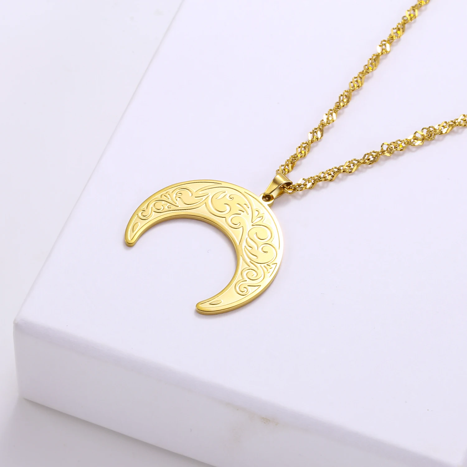 Stainless Steel Moon Pendant with Chain for Women Muslim Jewelry Eid Mubarak Gifts For Wife Birthday Souvenir Engraved Date