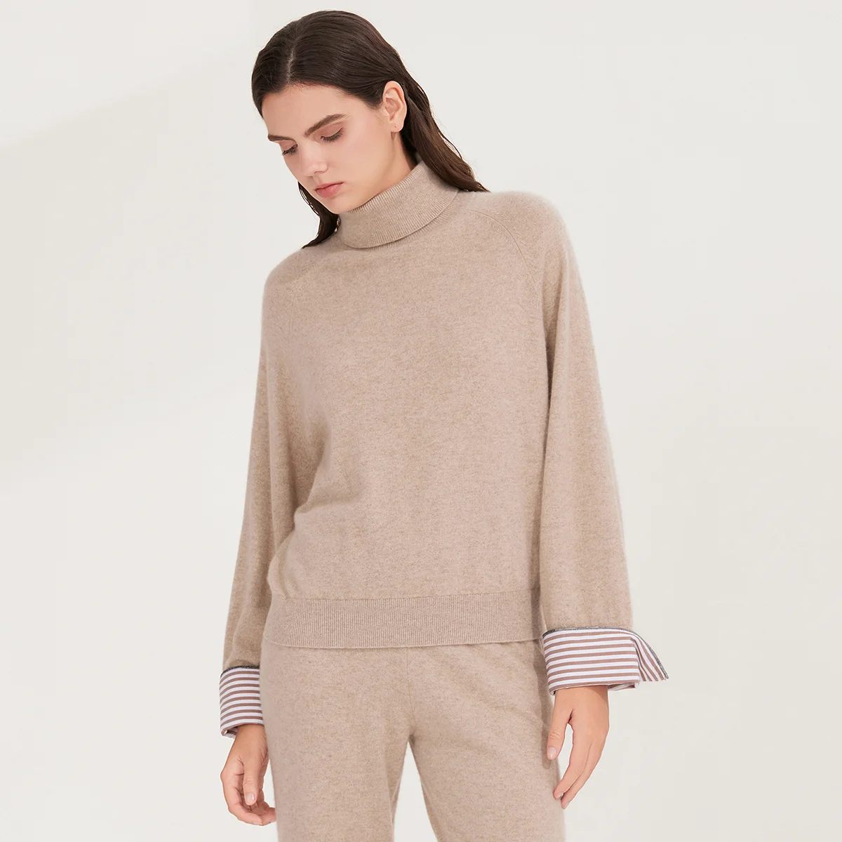 

BY4521295 Elegant Cashmere Turtleneck Sweater for Women 12-Gauge Relaxed Fit Knit Pullover Luxury Knitwear