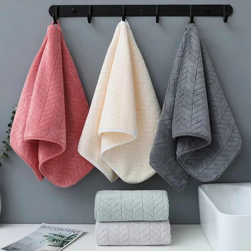 Zagęszczony ręcznik kąpielowy z bawełny Coral Velvet zwiększa absorpcję wody Ręcznik kąpielowy dla dorosłych o miękkiej przyczepności Szybkoschnący w gospodarstwie domowym — zdjęcie 2