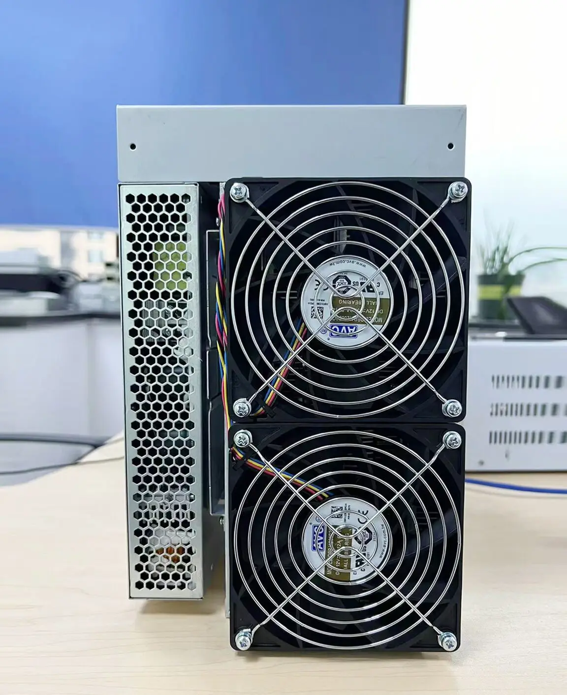 Bitmain Antminer D9 1770Gh/s 2839W Dash Miner with Power Supply