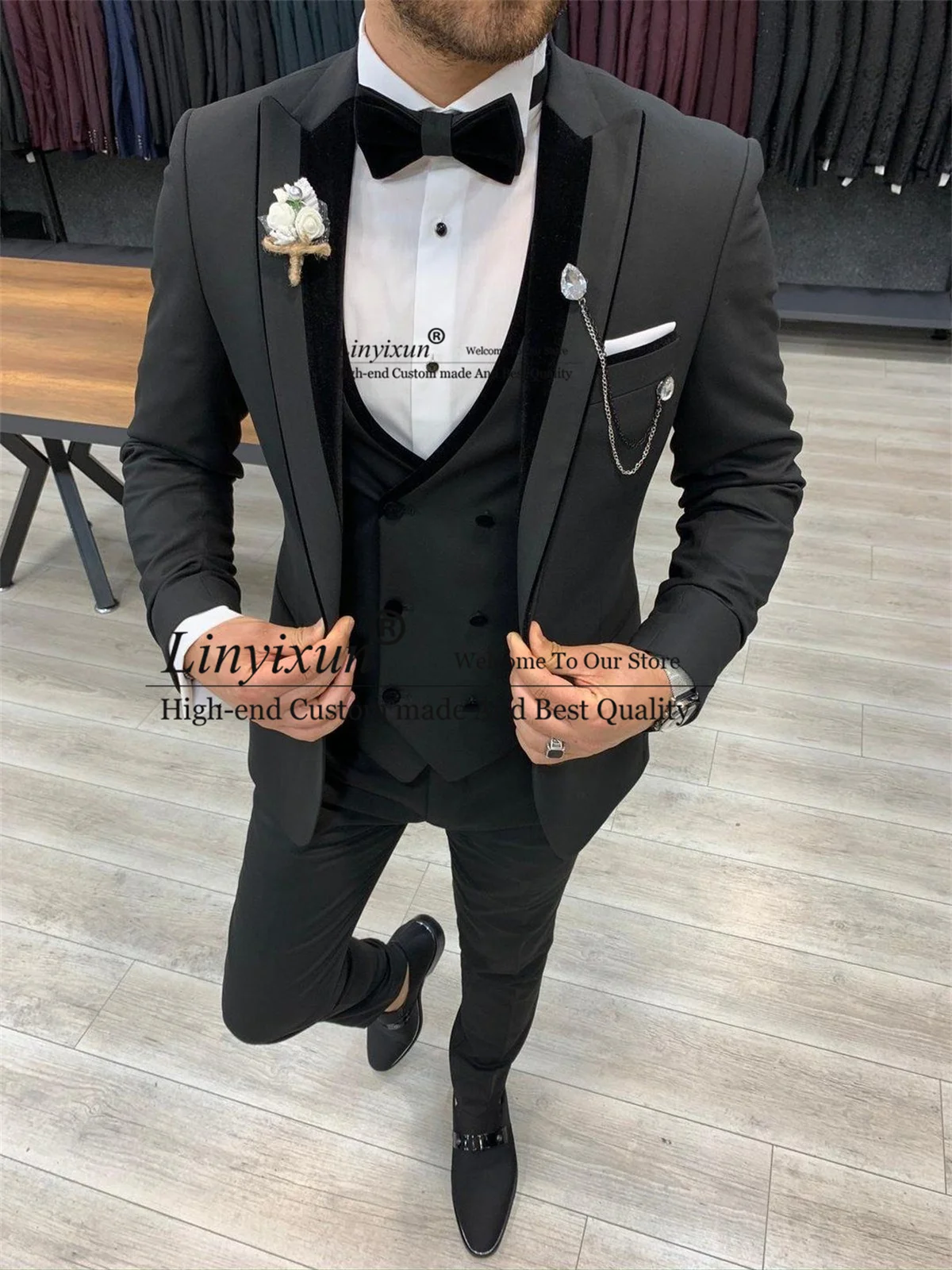 

Dark Grey Slim Fit Suits For Men With Velvet Collar 3 Piece Jacket Vest Pants Set Groom Wedding Tuxedos Formal Business Blazer