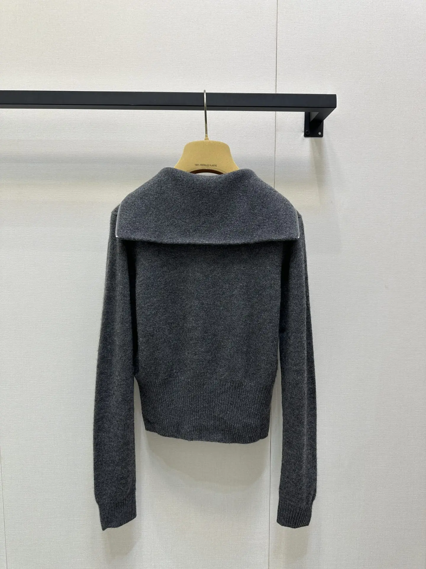 

2052 New and Comfortable Early Autumn Preppy Style Bow Round-neck Short-sleeved Sweater