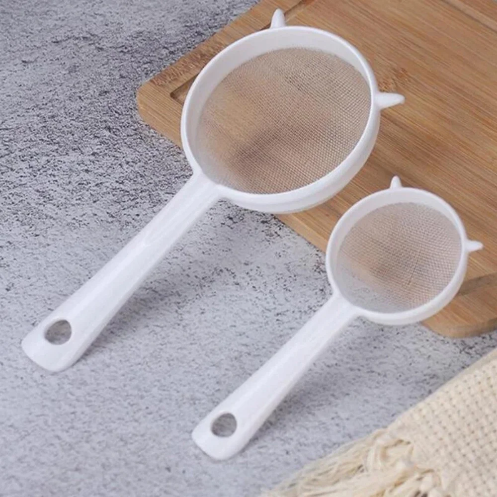 Kitchen Handheld Plastic Sieve Tea Strainer Flour Sifter Filter Reusable Handheld Filter Kitchen Accessories