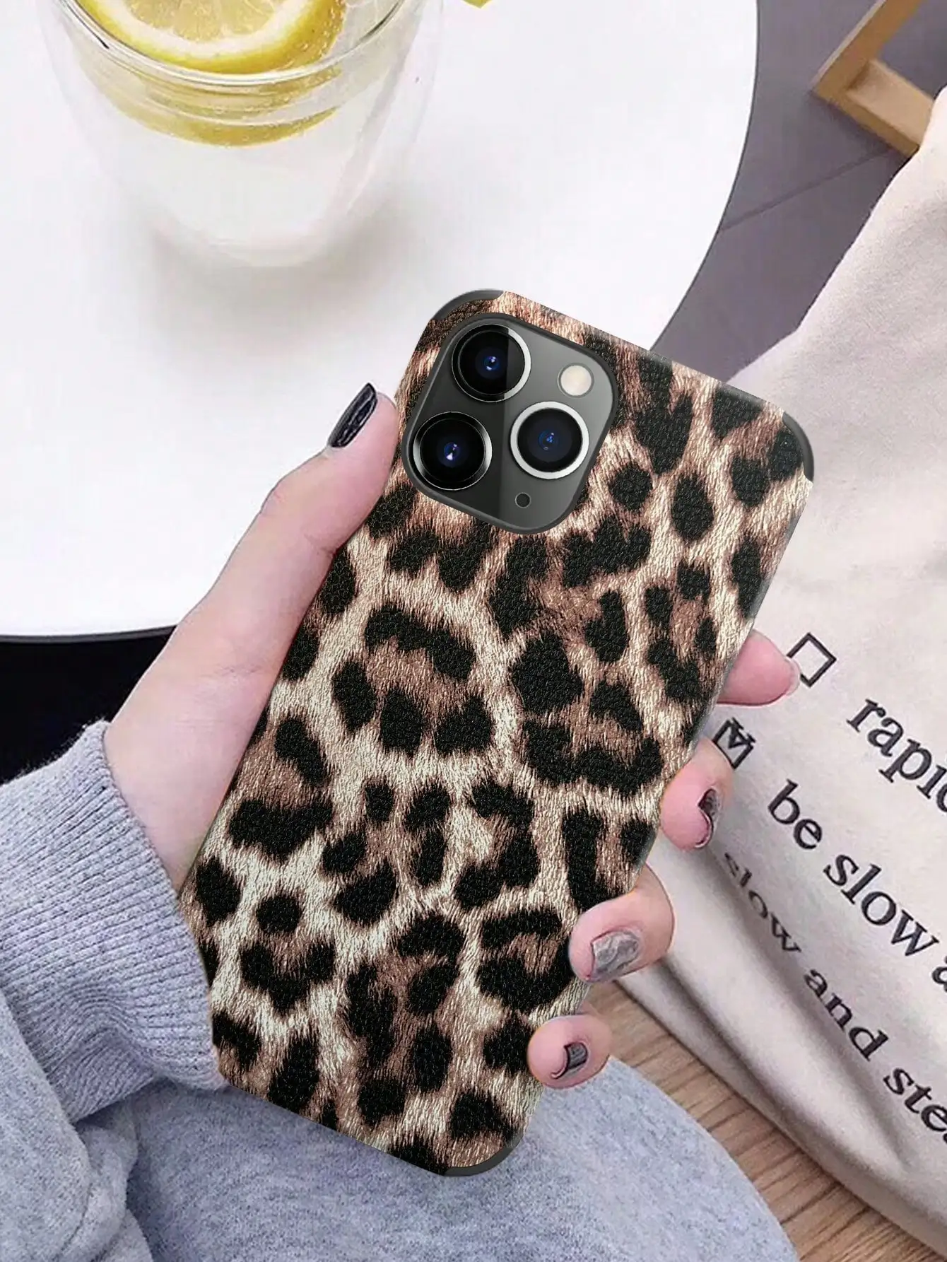 1 Leopard Print Pu Leather Anti-Fall and Shock-Proof Belt Spin Design Leather Craft Mobile Phone Soft Case Suitable for iPhone - náhled 3
