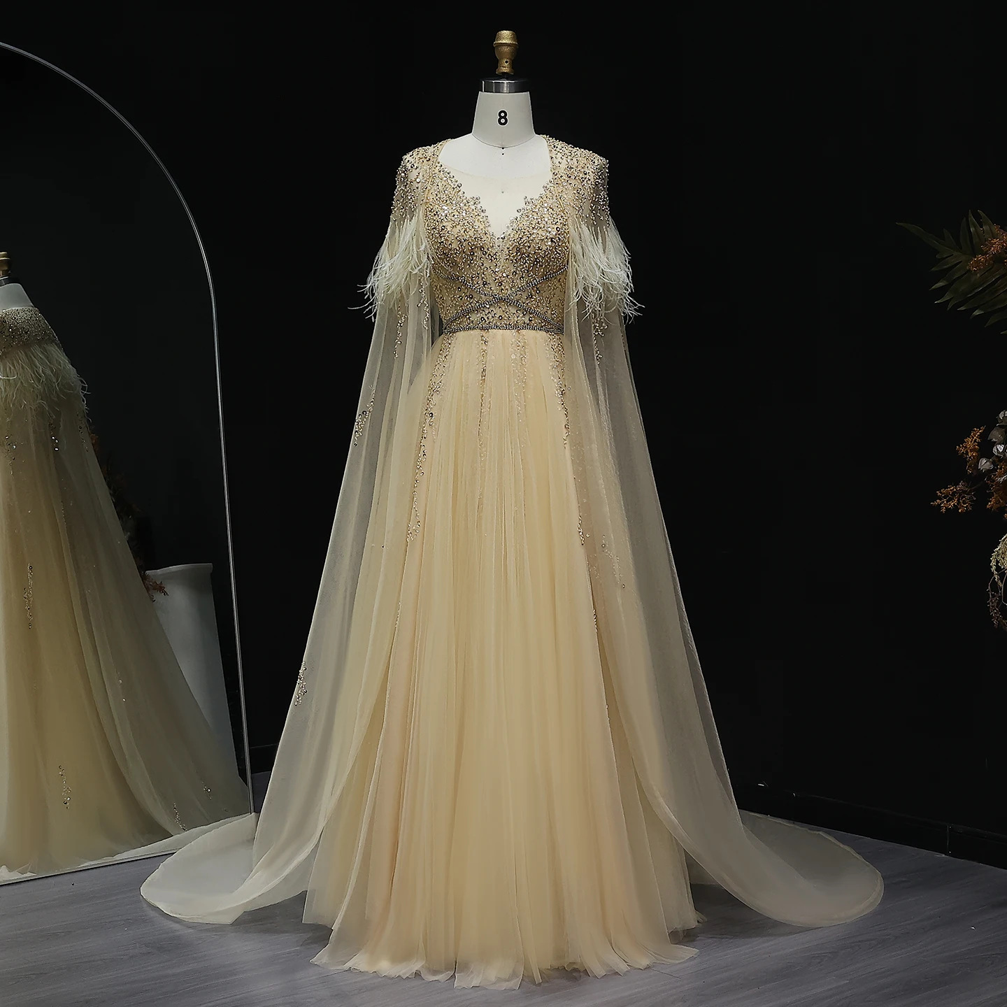 女性のための豪華なイブニングドレス,シルバーグレー,フェザー,ケープ,ゴールドのarabic,ウェディングドレス,フォーマルなプロム