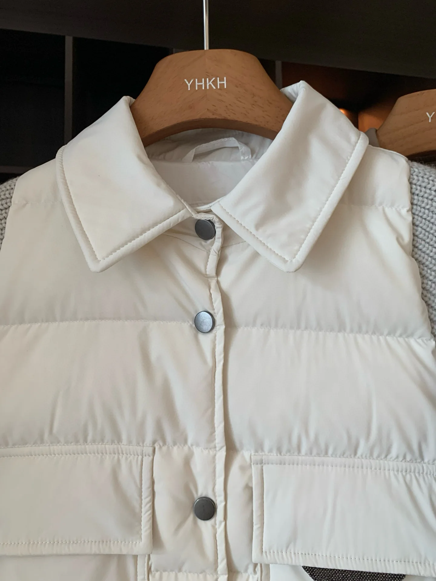 Jaqueta feminina de retalhos de penas de ganso de malha de alta qualidade de cor sólida