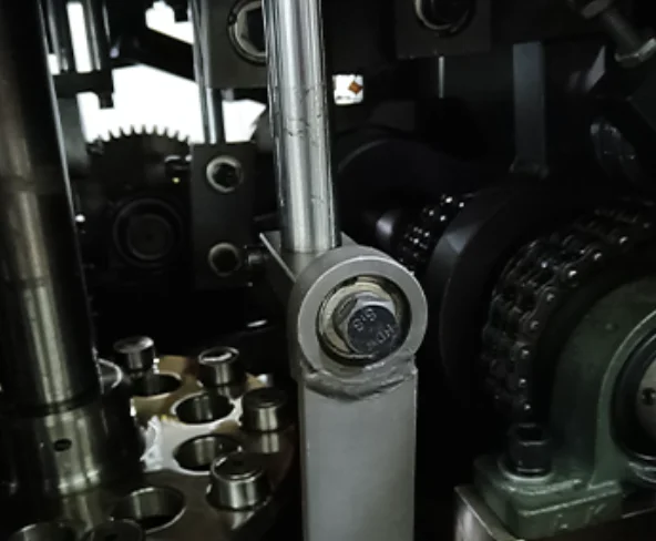 2025 السعر المنخفض رخيصة الثمن التلقائي بالكامل عالية السرعة المتاح ورقة آلة تشكيل فنجان القهوة سعر آلة صنع الأكواب الورقية