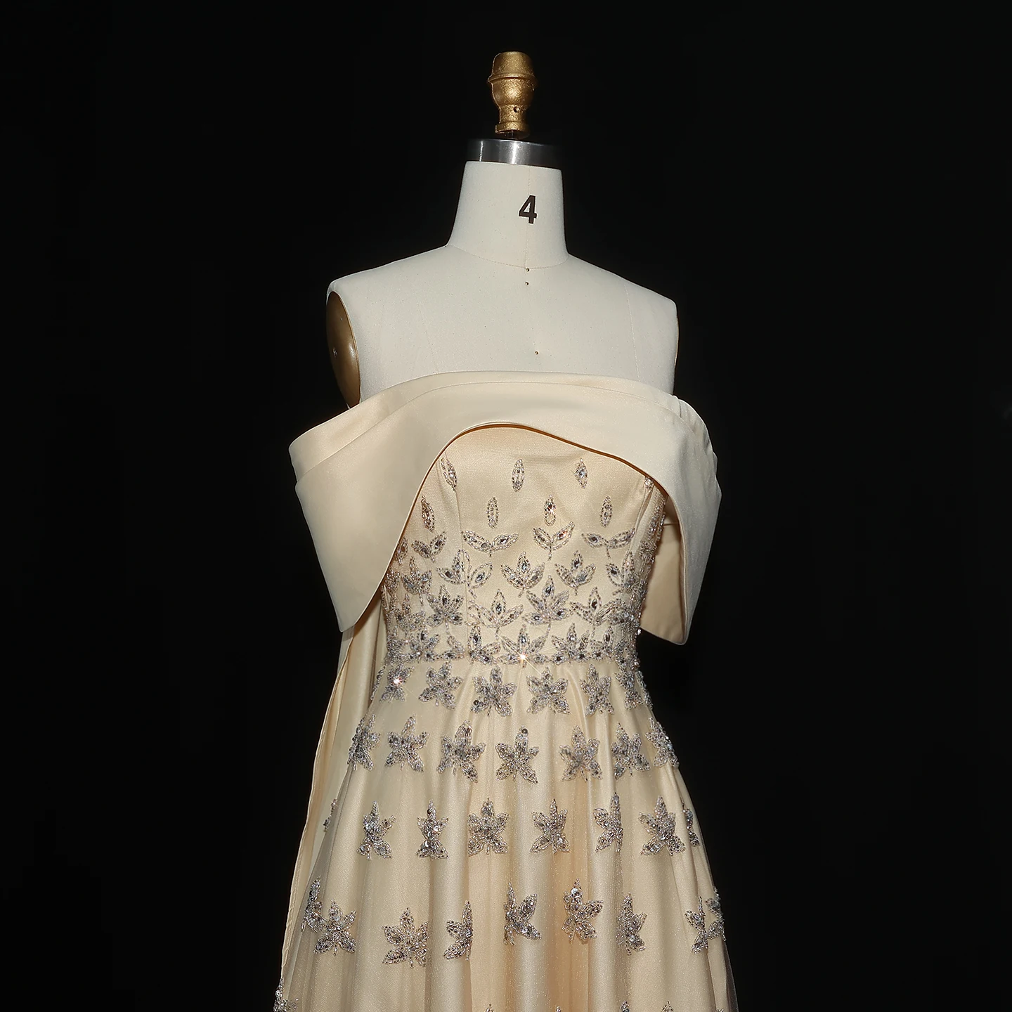 Sharon Said Luxuriöses gelbes Satin-Abendkleid aus Dubai mit Cape, schulterfrei, für arabische Frauen, Hochzeitsfeierkleider SS455, maßgeschneidert – Detail 28