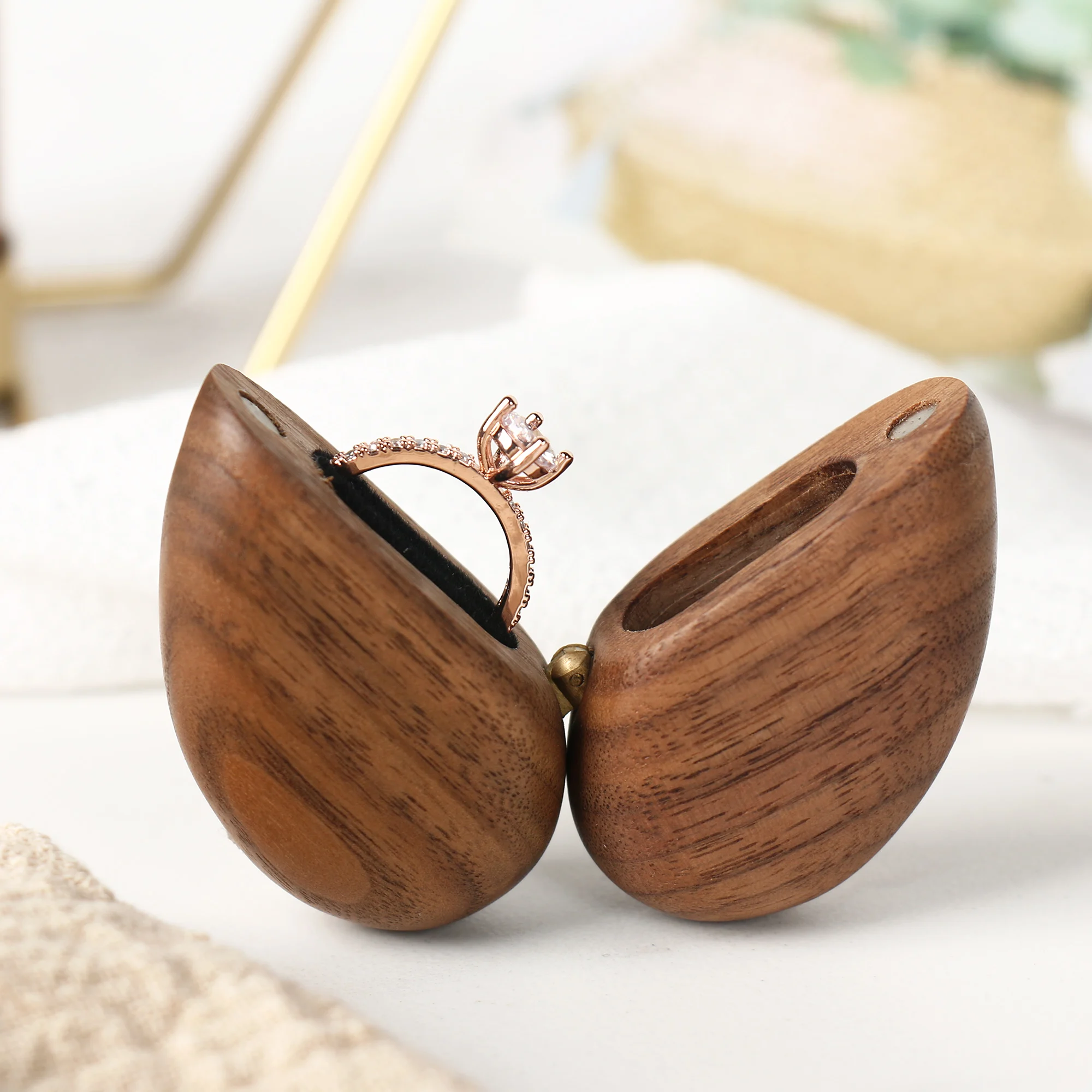 

Heart Shaped Ring Box Walnut Wood Ring Bearer Box Jewelry Presentation Box Case Jewelry Chest Engagement Wedding Ceremony Gift