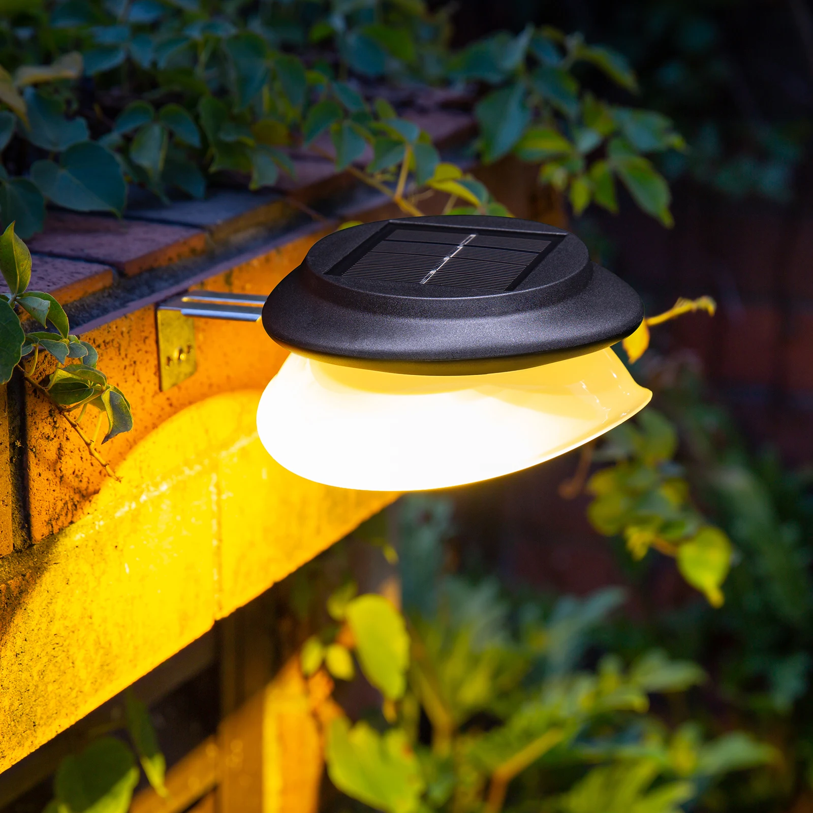 Paquete de 4 luces solares de pared para valla, luz cálida de 9 LED, luz impermeable para exteriores con energía solar, para valla, jardín, caminos y patios