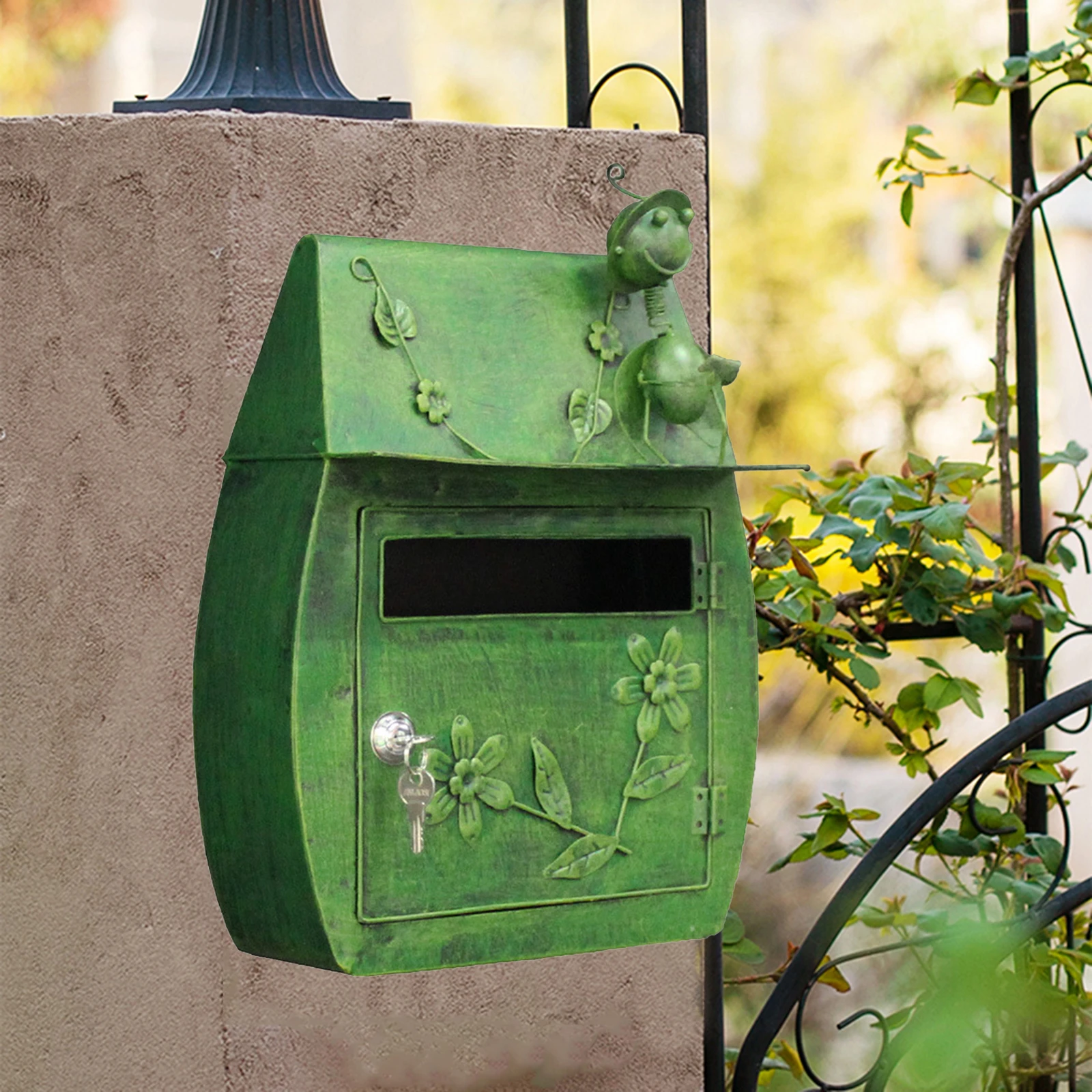 Heavy Iron Lockable Secure Mail Letter Box Mailbox Wall Mounted Retro Metal Mail Box Garden Ornament