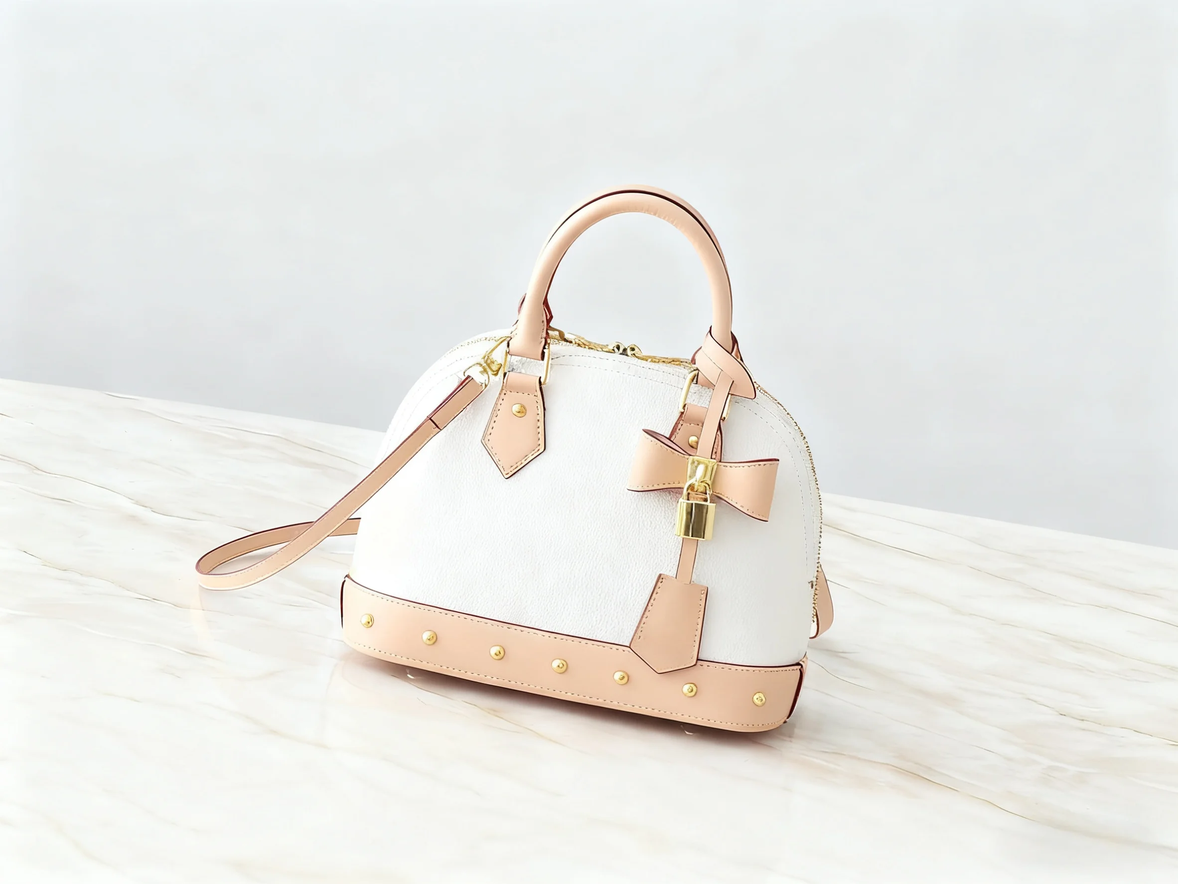 

2025 New SIZE: 17.5x11.5x23.5 CM Fashionable Versatile bags leather cherry Portable can be carried on the shoulder no boxes