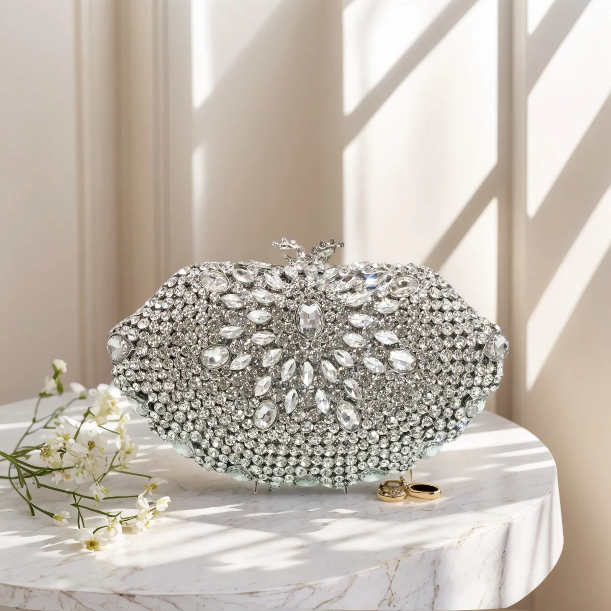 

Women Luxury Crystal Evening Bag Glitter Rhinestone Clutch Bag Full Diamond Bridal Handbag for Cocktail Banquet