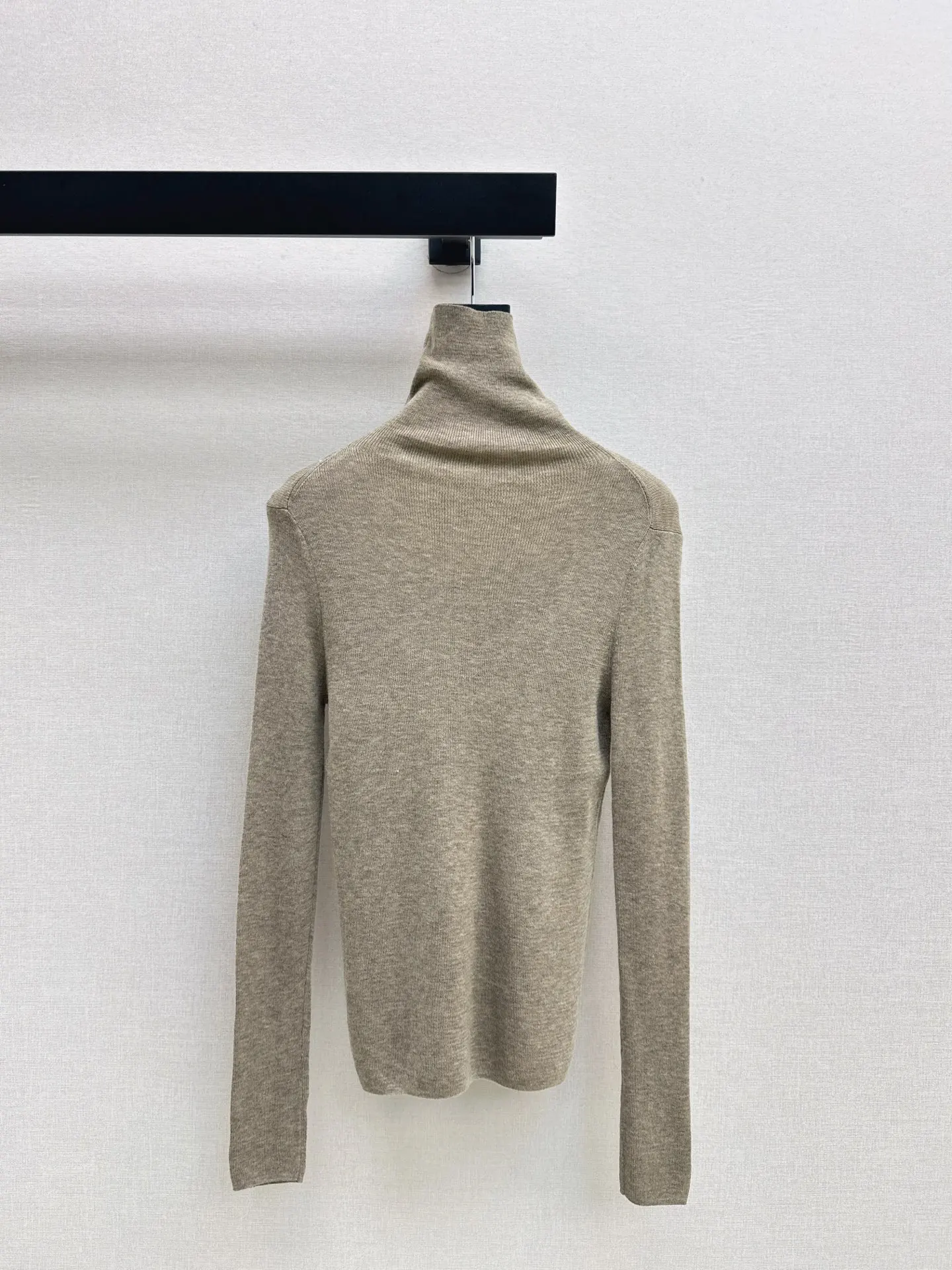 

Women's latest autumn and winter classic letter embroidery decoration high neck base shirt, daily matching wool knitted top