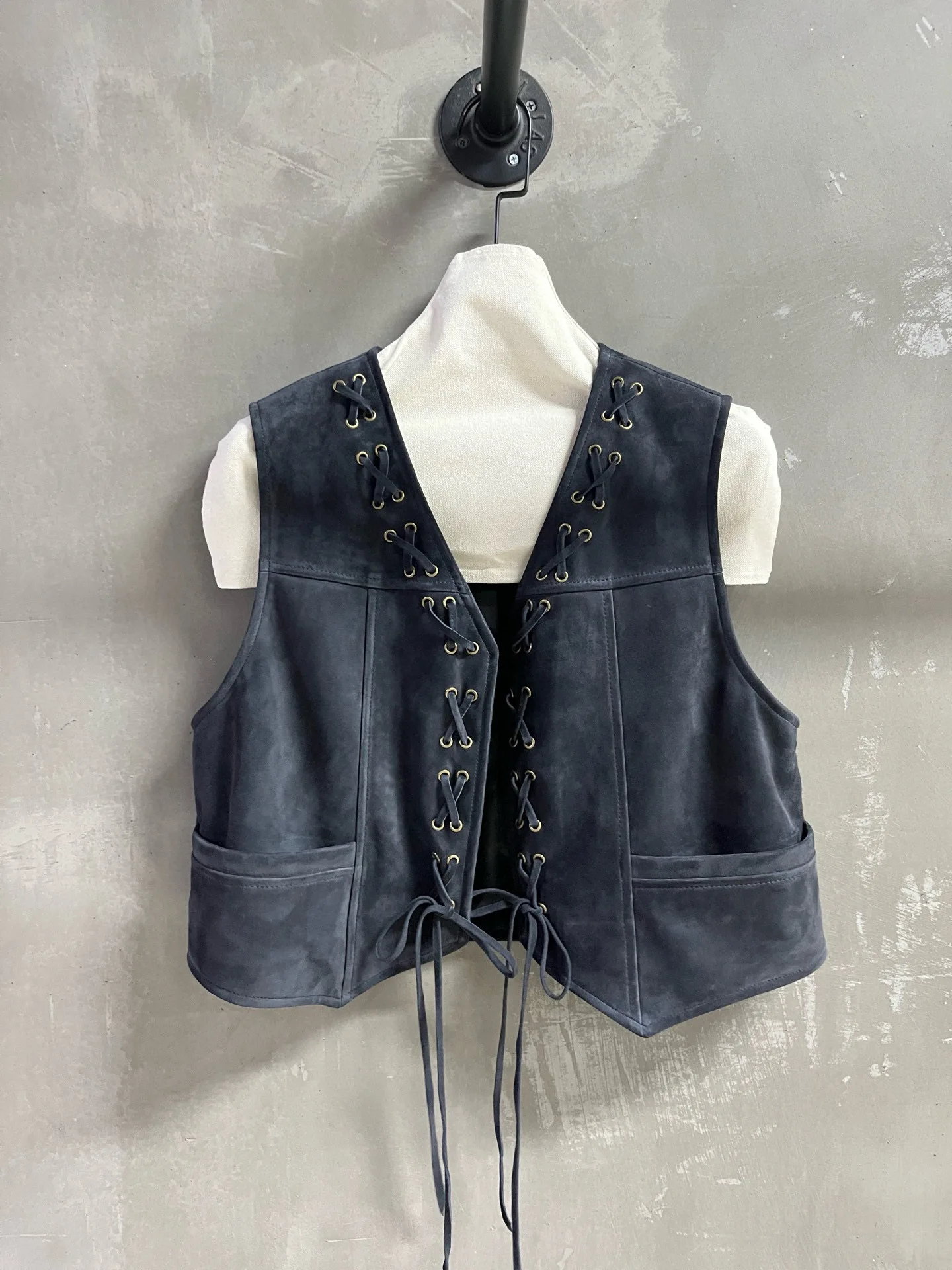 Gilet in vera pelle scamosciata stile classico retrò da donna autunnale