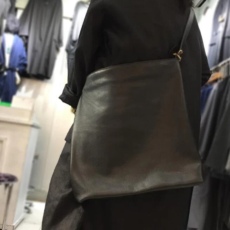 Damska torba na ramię z miękkiej skóry bydlęcej, prosta, markowa, czarna, skórzana torba na laptopa, vintage, miękka torebka crossbody. — zdjęcie 2