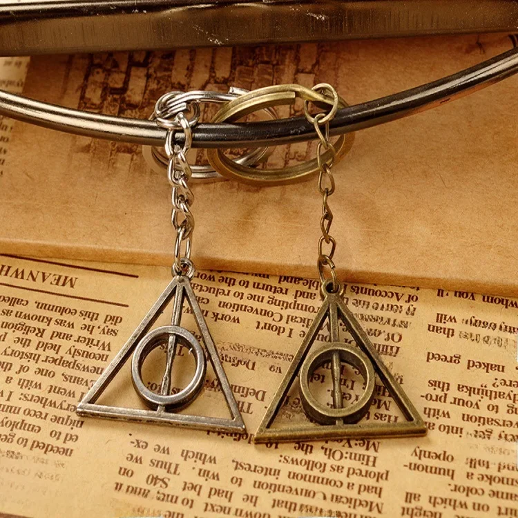 Nouveauté les reliques de la mort alliage pendentif porte-clés porte-clés Triangle porte-clés
