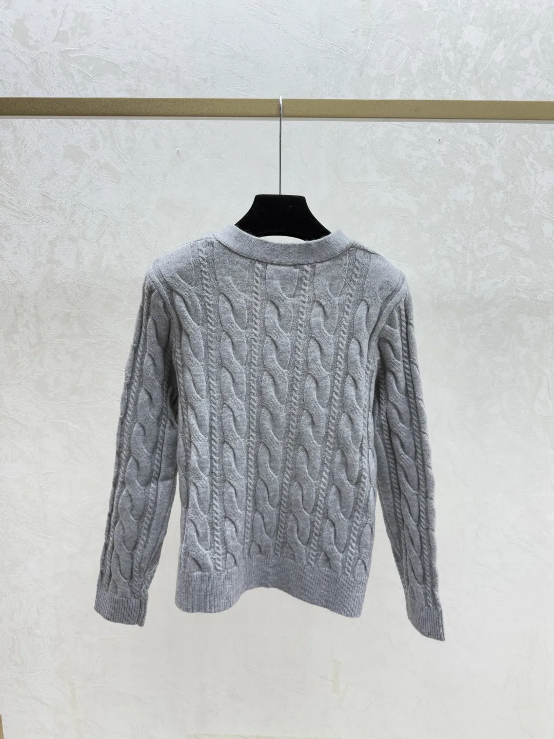 

Women's early autumn new solid color simple V-neck knitted long sleeved casual versatile cardigan sweater