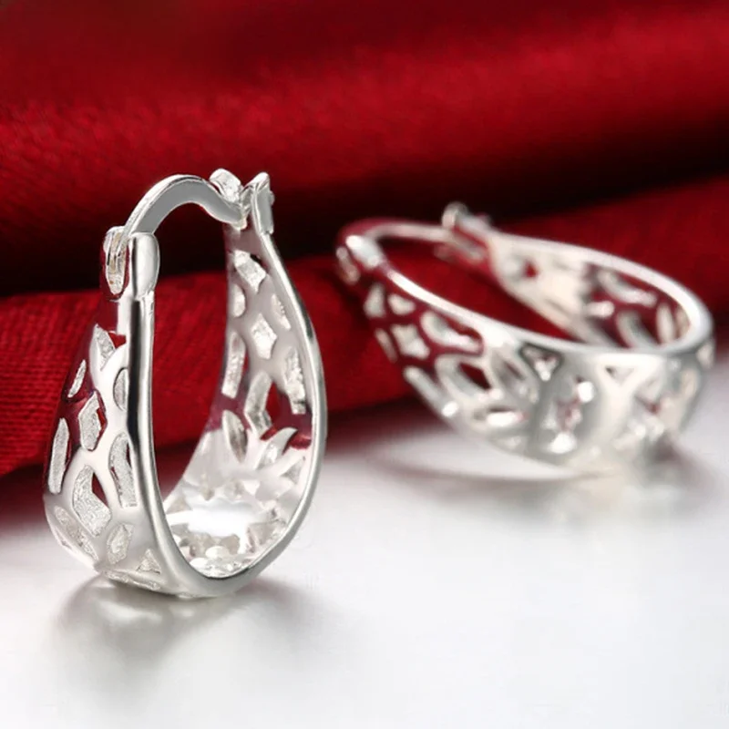 DOTEFFIL 925 Sterling Silver Geometric Hollow Hoop Earring For Woman Charm Zaręczyny Impreza Ślub Biżuteria Prezent — zdjęcie 2