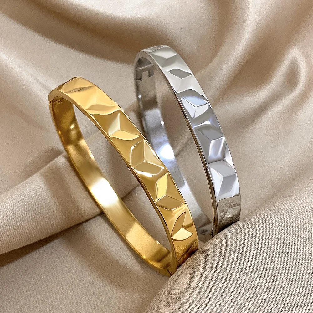 

Minimalist Glossy Stainless Steel Wavy Spring Bangle for Women Waterproof Stackable Opening Bangle Cuff Bracelet Jewelry Gift