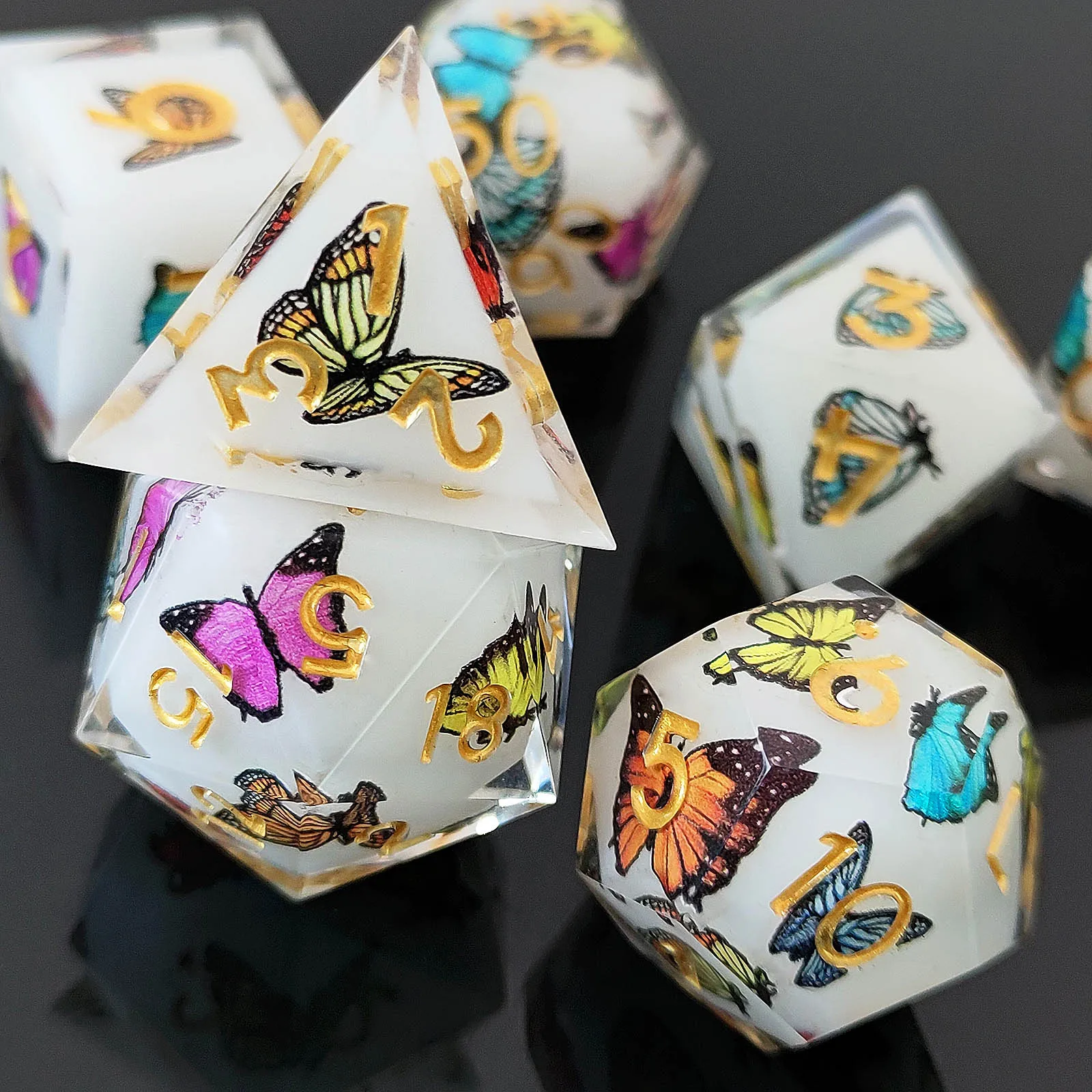 مجموعة نرد الراتنج آر بي جي مكعبات الفراشة للعب الأدوار والتنينات ولعبة الطاولة نرد حاد متعدد السطوح d و d