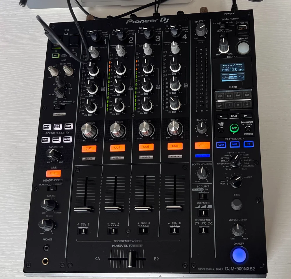 

Совершенно новый микшер Pioneer DJ DJM-900NXS2