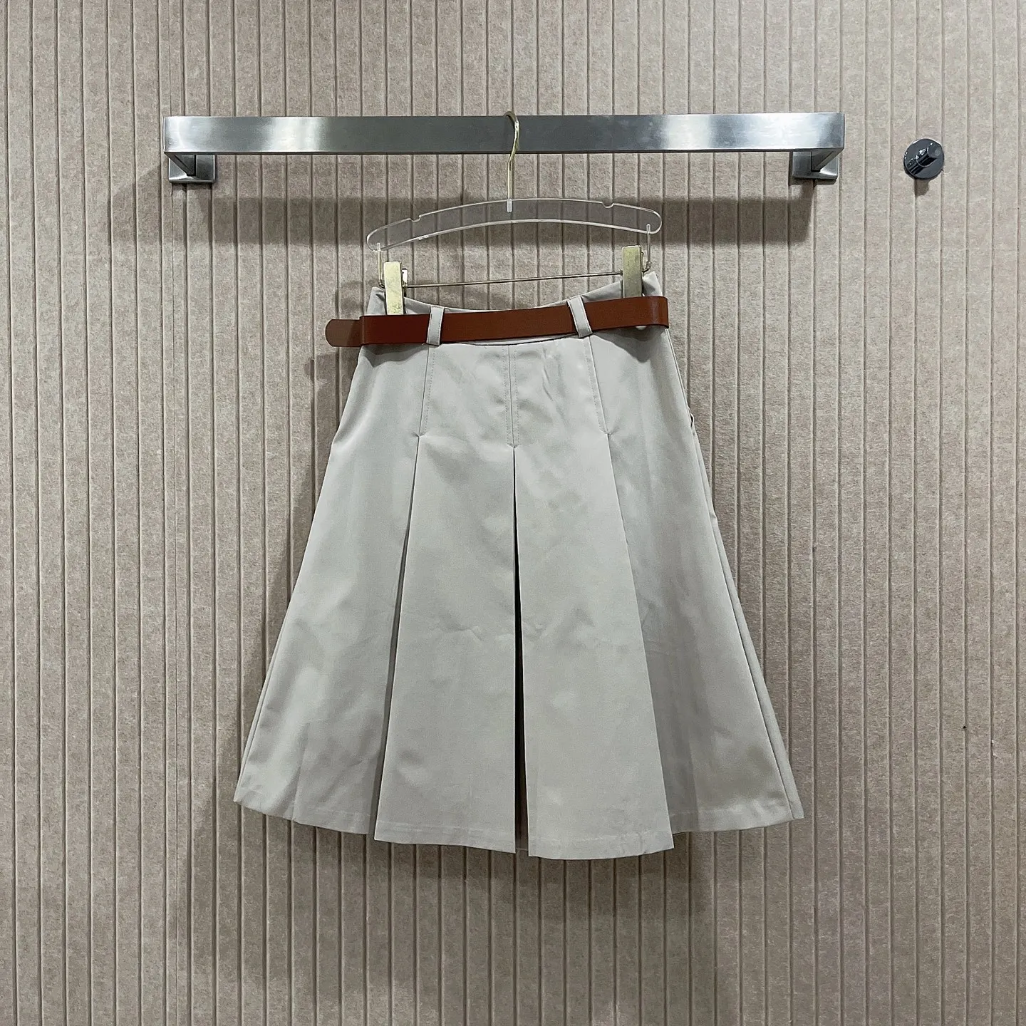 

Early Autumn New Ladies Letter Embroidery With A Belt Pleated Skirt