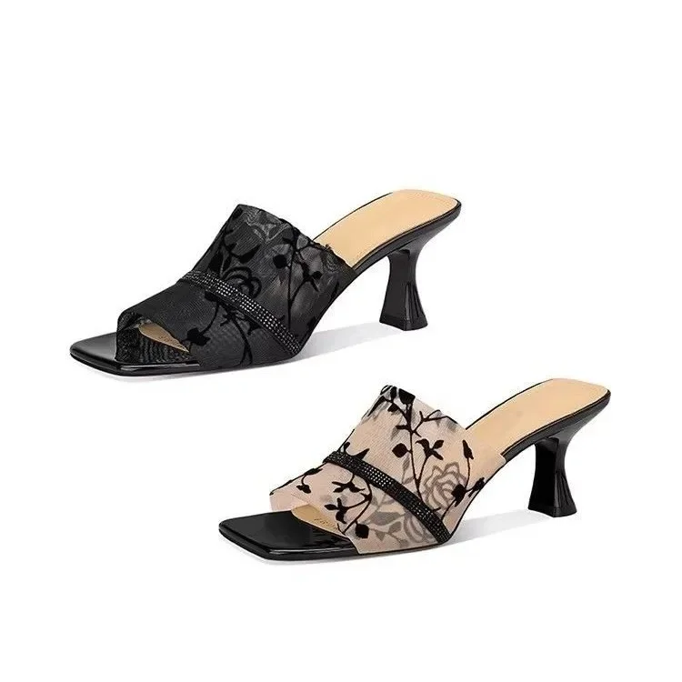 Sens du design : pantoufles cool de niche, talons fins pour femmes, maille sexy et charmante, talons hauts floraux de style chinois, orteils exposés