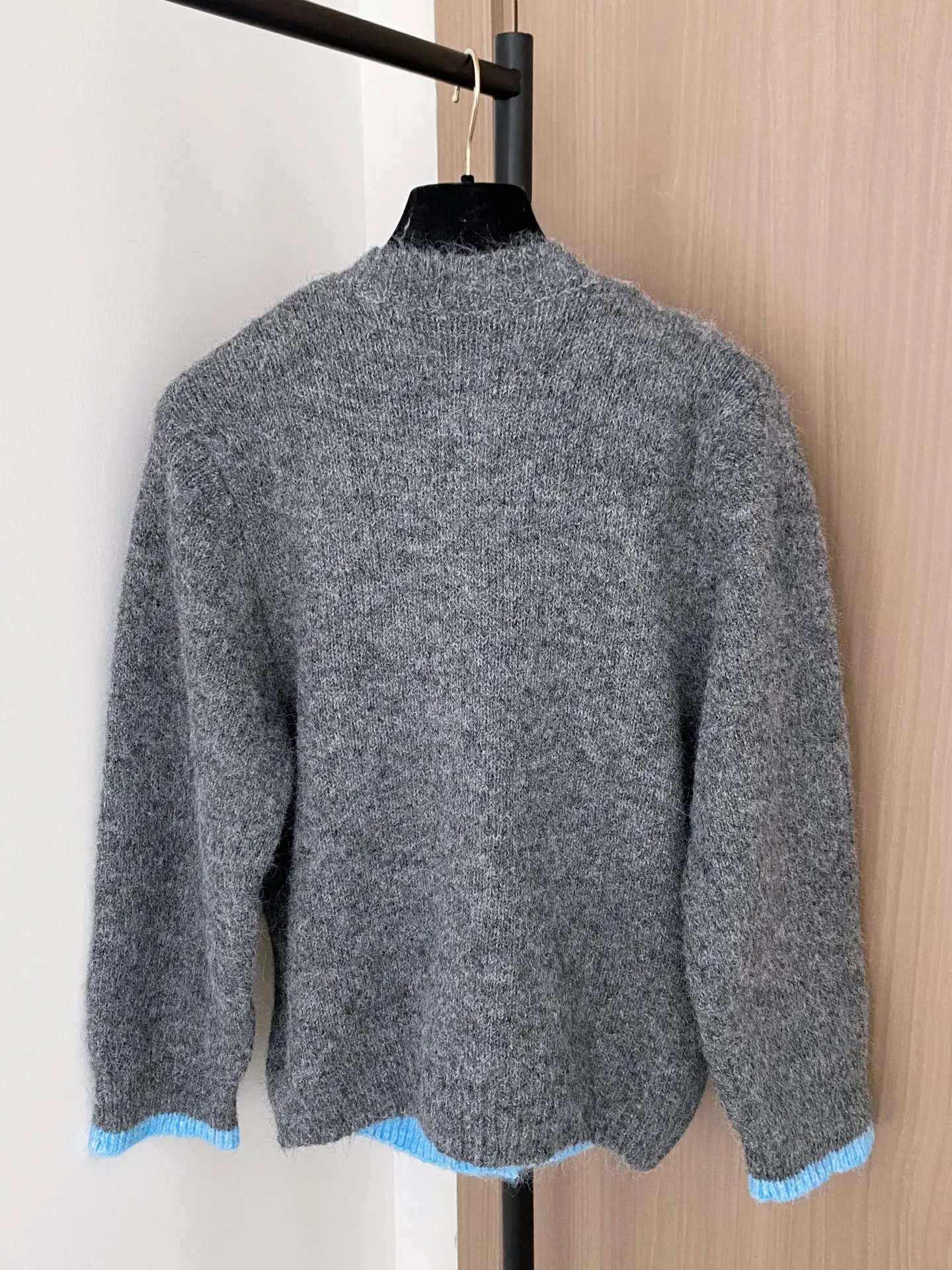 

2025 Autumn and Winter New Women's Knitted Coat Color Blocking Fake Two-piece Wool Knitted Cardigan Coat