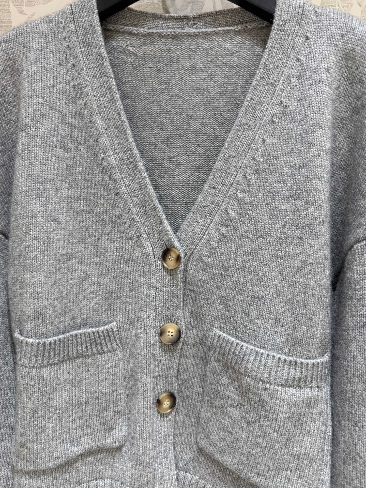 High quality wide sleeved knitted cardigan, versatile gray sweater jacket for daily use