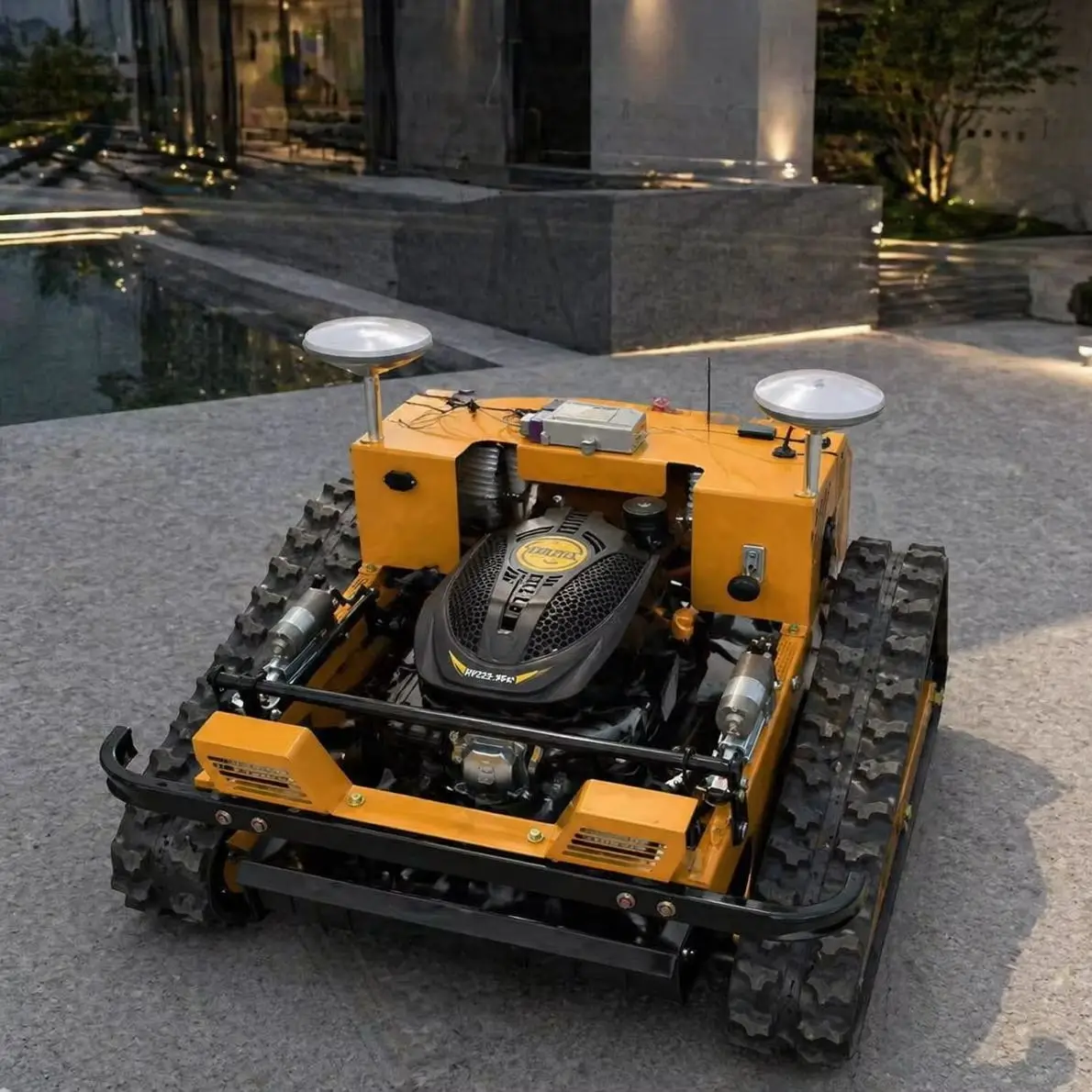 

550mm Cut Width Remote Tracked Zero-Turn Mower Customizable Lawn Care Equipment Low Price High Value Factory Direct