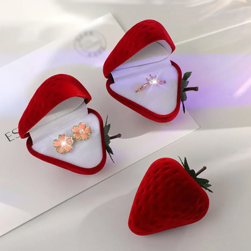 

Velvet Strawberry Ring Box Cute Jewelry Storage Display Box Ring Earrings Organizer Counter Props Gift Box