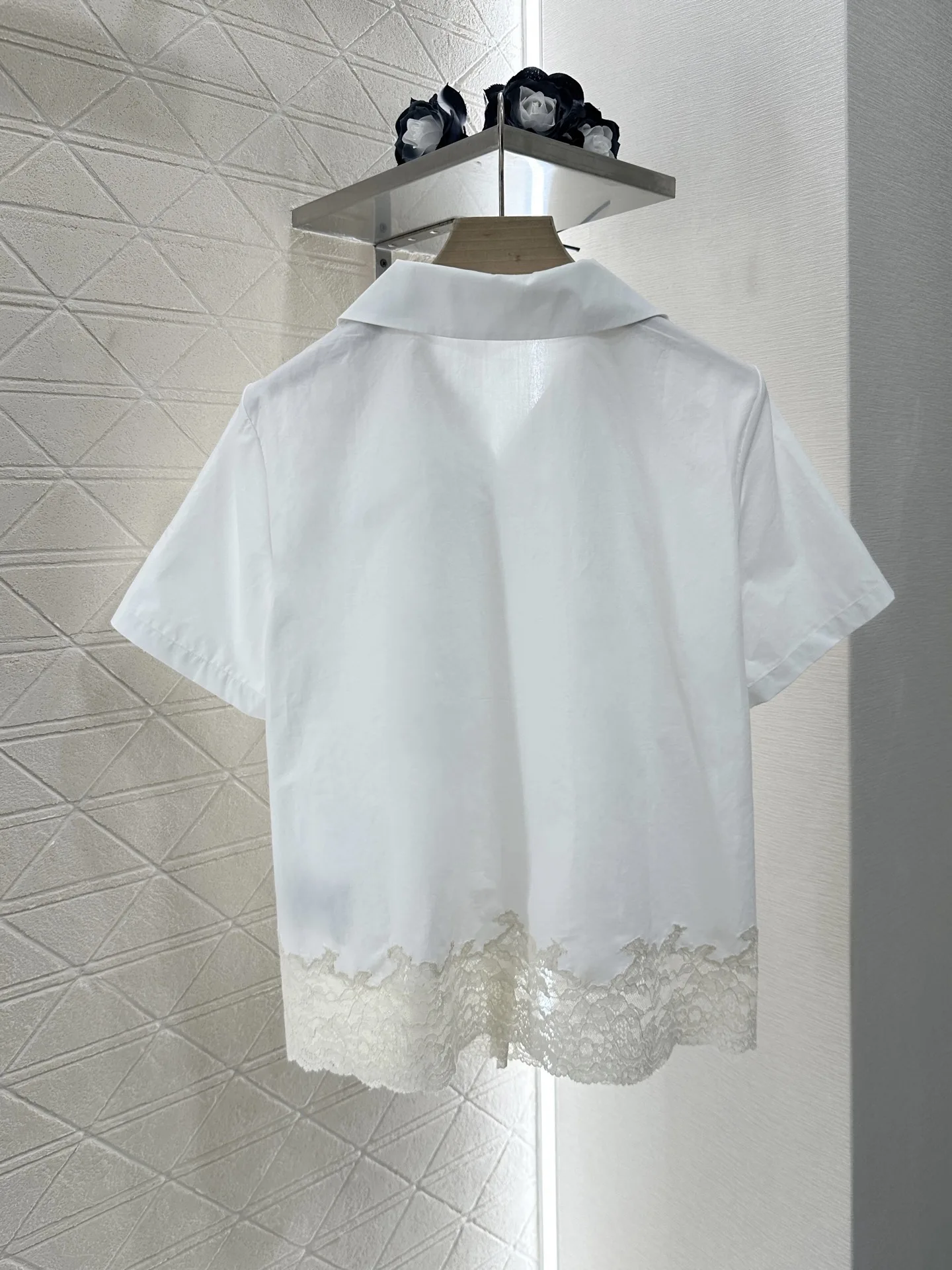 

2025 Summer Women's Lace Embroidered Shirt with Diagonal All Cotton Material Texture Comfortable Short Style Letter Logo WYY-116