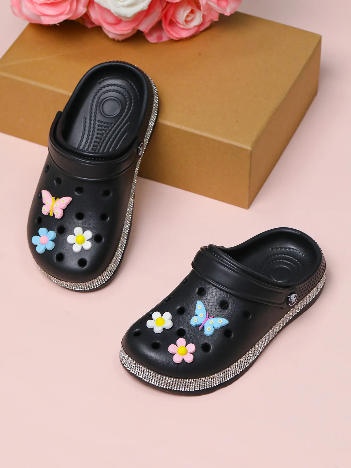 Kinderschuhe für den Garten, leichte EVA-Kinderschuhe und -Pantoffeln, rutschfeste Sandalen, atmungsaktive Slipper für drinnen und draußen K55 – Detail 16