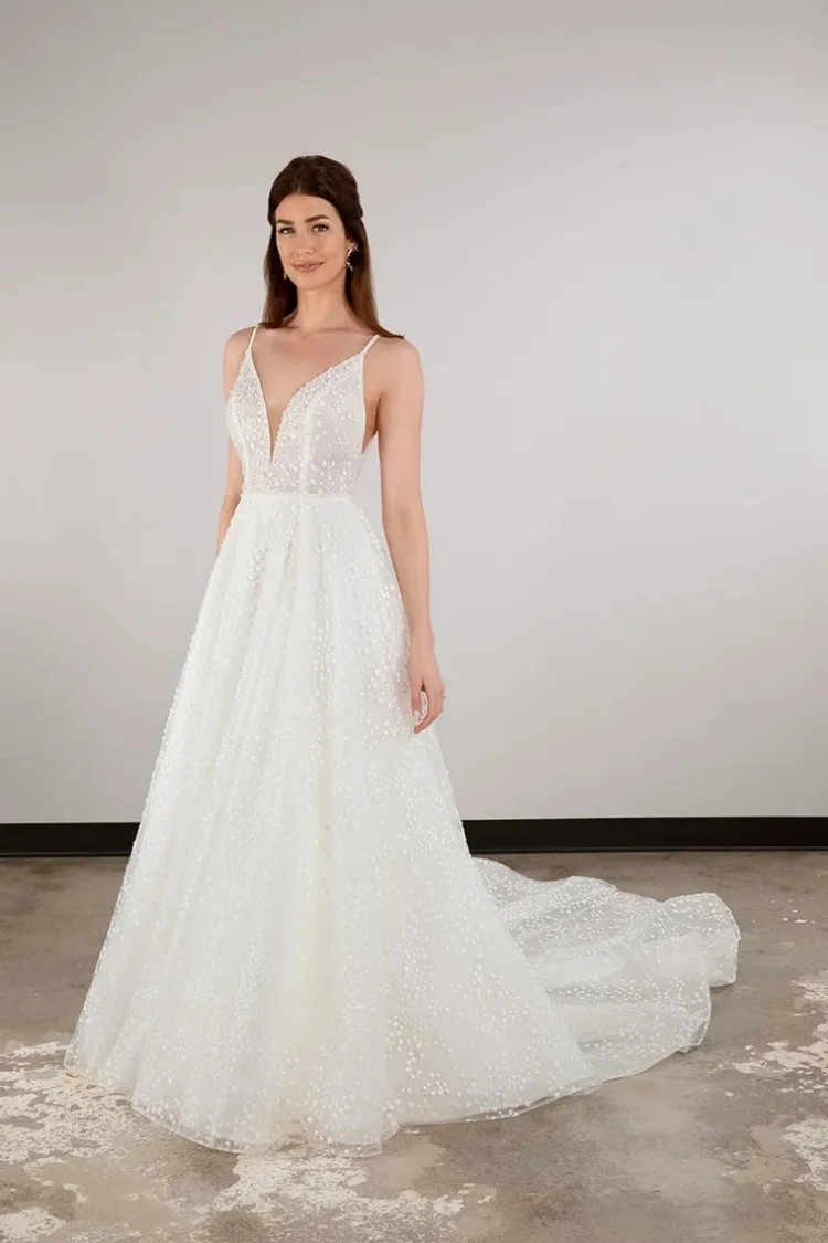 Elegante vestido de novia de Organza con cuello en V, tirantes finos, Espalda descubierta, una línea, vestidos de novia de tul de encaje con tren de corte