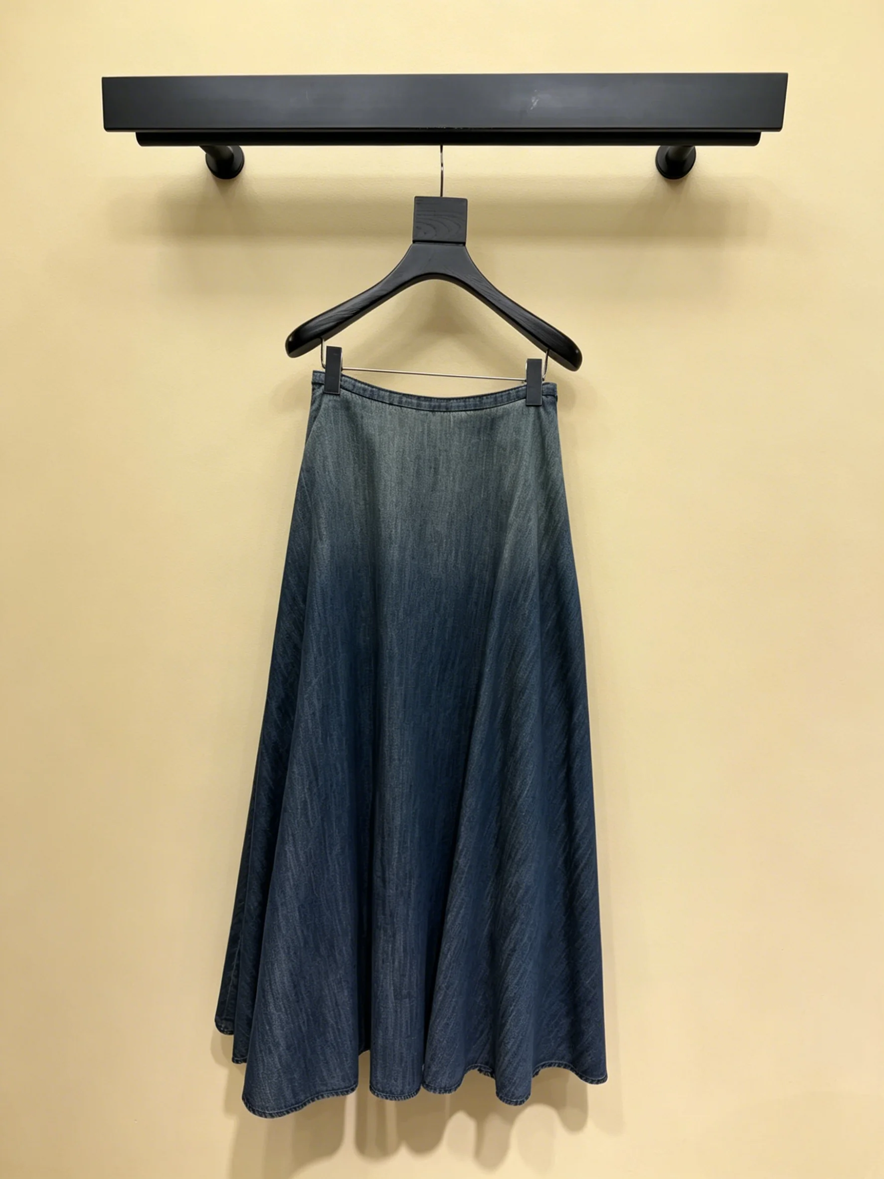 

2026 New Style Womens Dark Blue Gradient Skirt Sizes M L Trendy Versatile Code 012