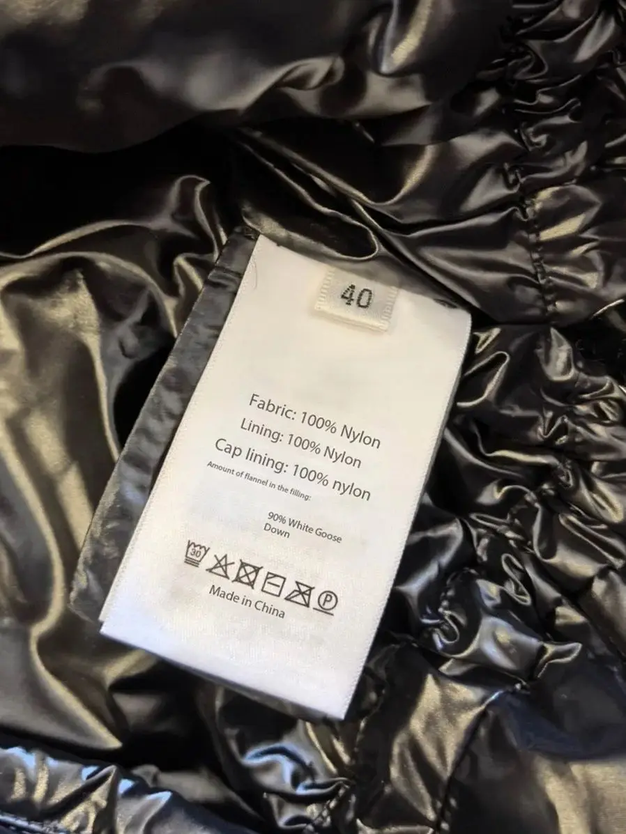 เสื้อแจ็คเก็ตขนเป็ดยาวสำหรับผู้หญิง ดีไซน์หรูหรา ผิวมันเงา เหมาะสำหรับฤดูหนาว